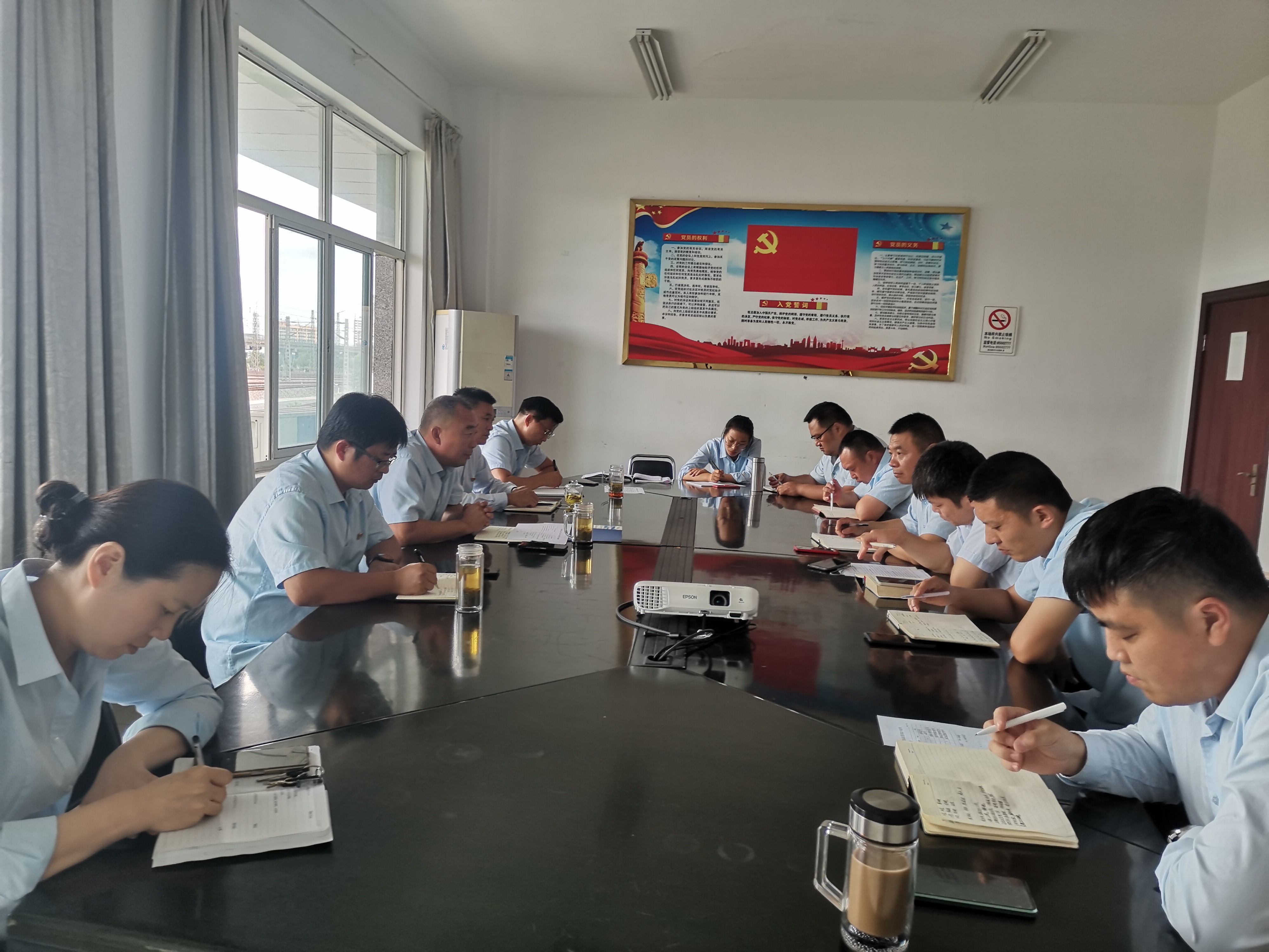 公交集團(tuán)公交事業(yè)二部召開中秋節(jié)后收心會(huì)及重點(diǎn)工作部署會(huì)