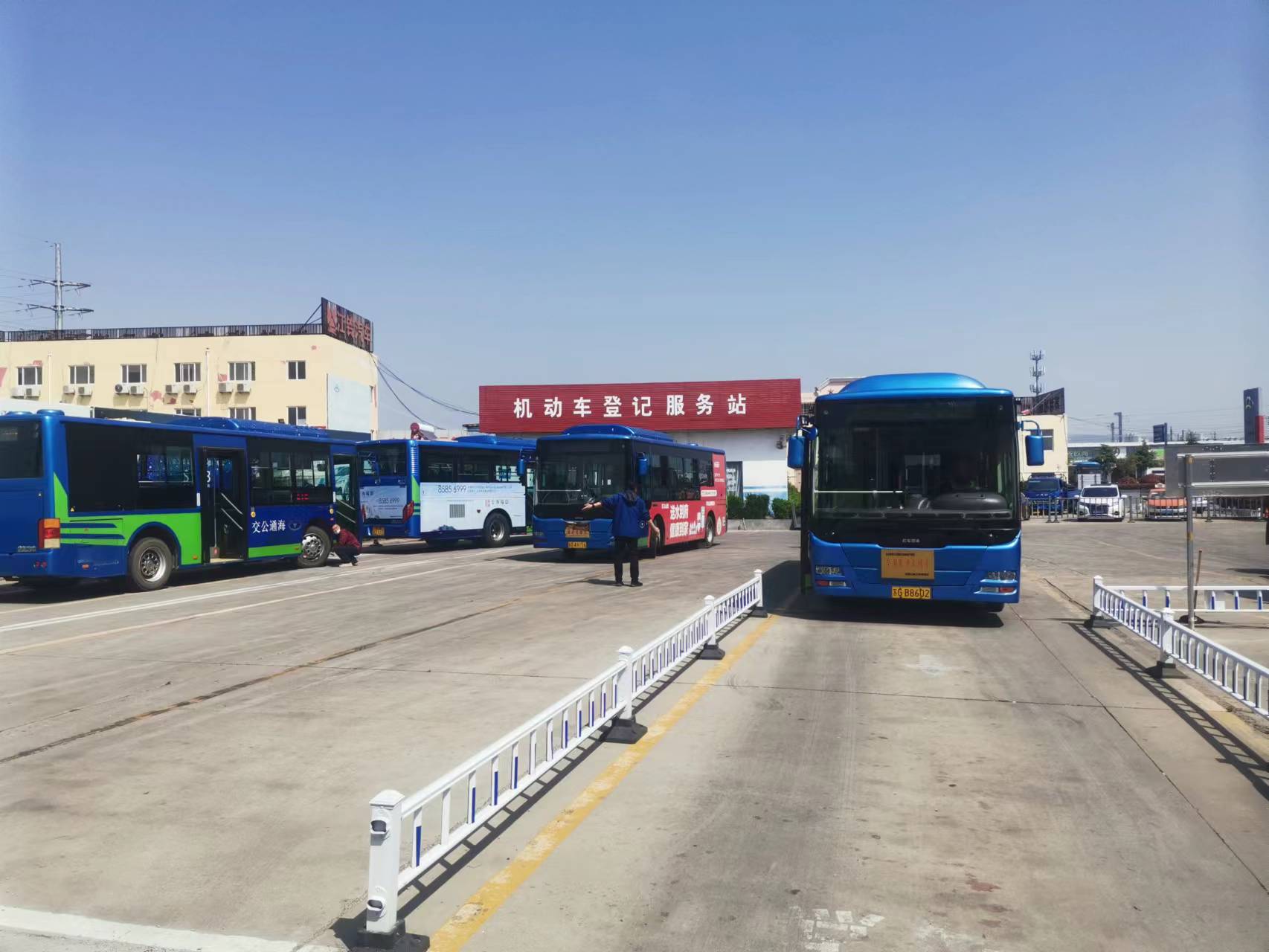 公交集團(tuán)公交事業(yè)一部積極開(kāi)展車輛年審工作