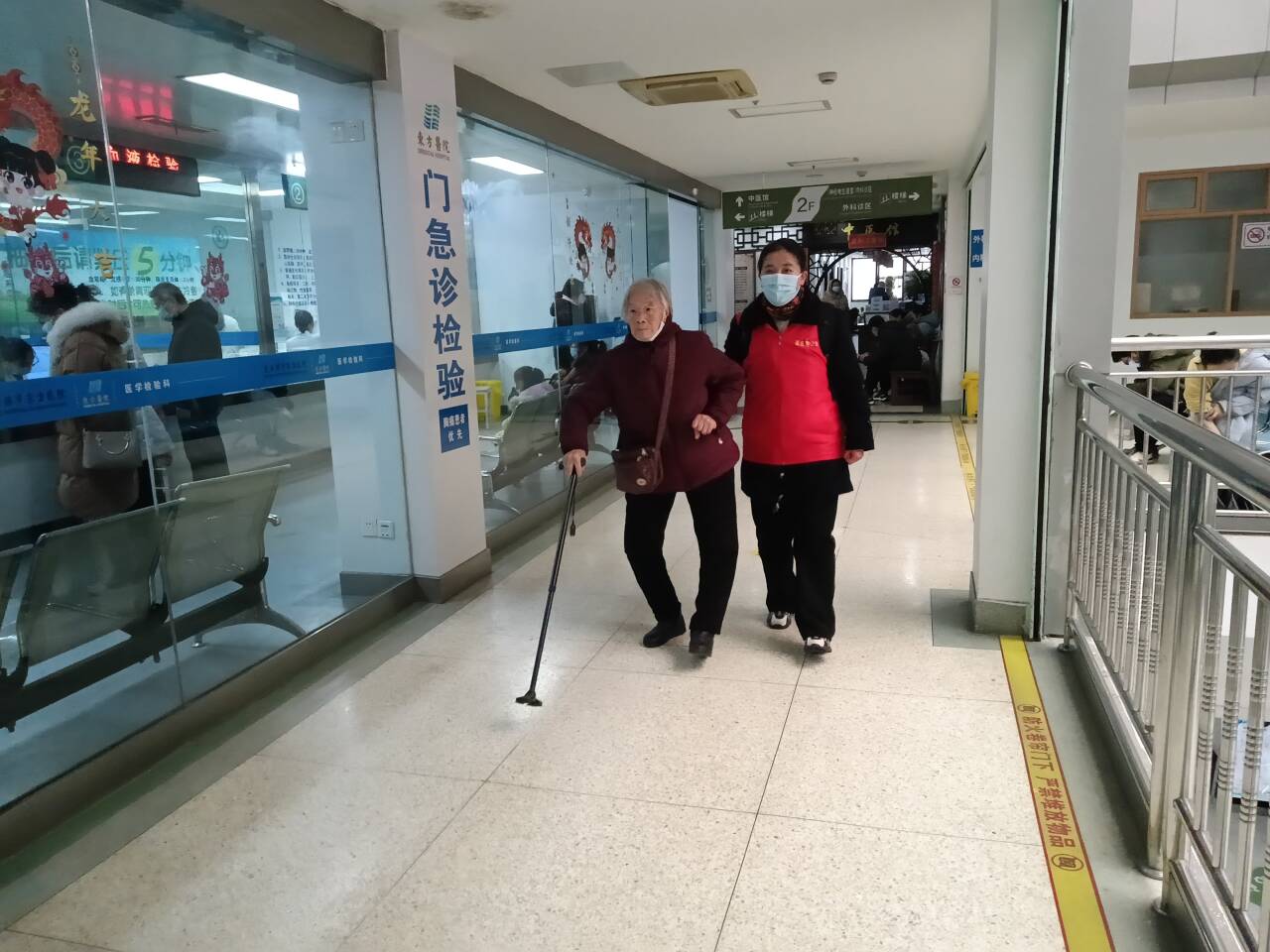 助老暖人心，錦旗表感謝--公交集團(tuán)B3線志愿服務(wù)獲肯定