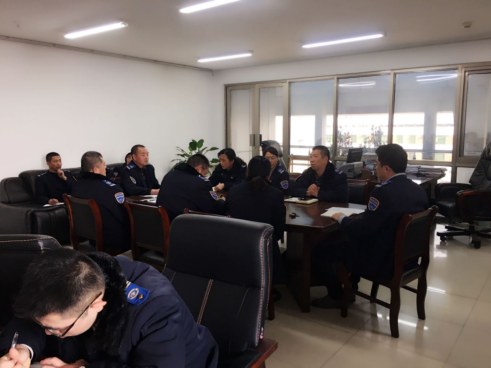 公交快速公司落實公交集團安全生產(chǎn)緊急會議內容