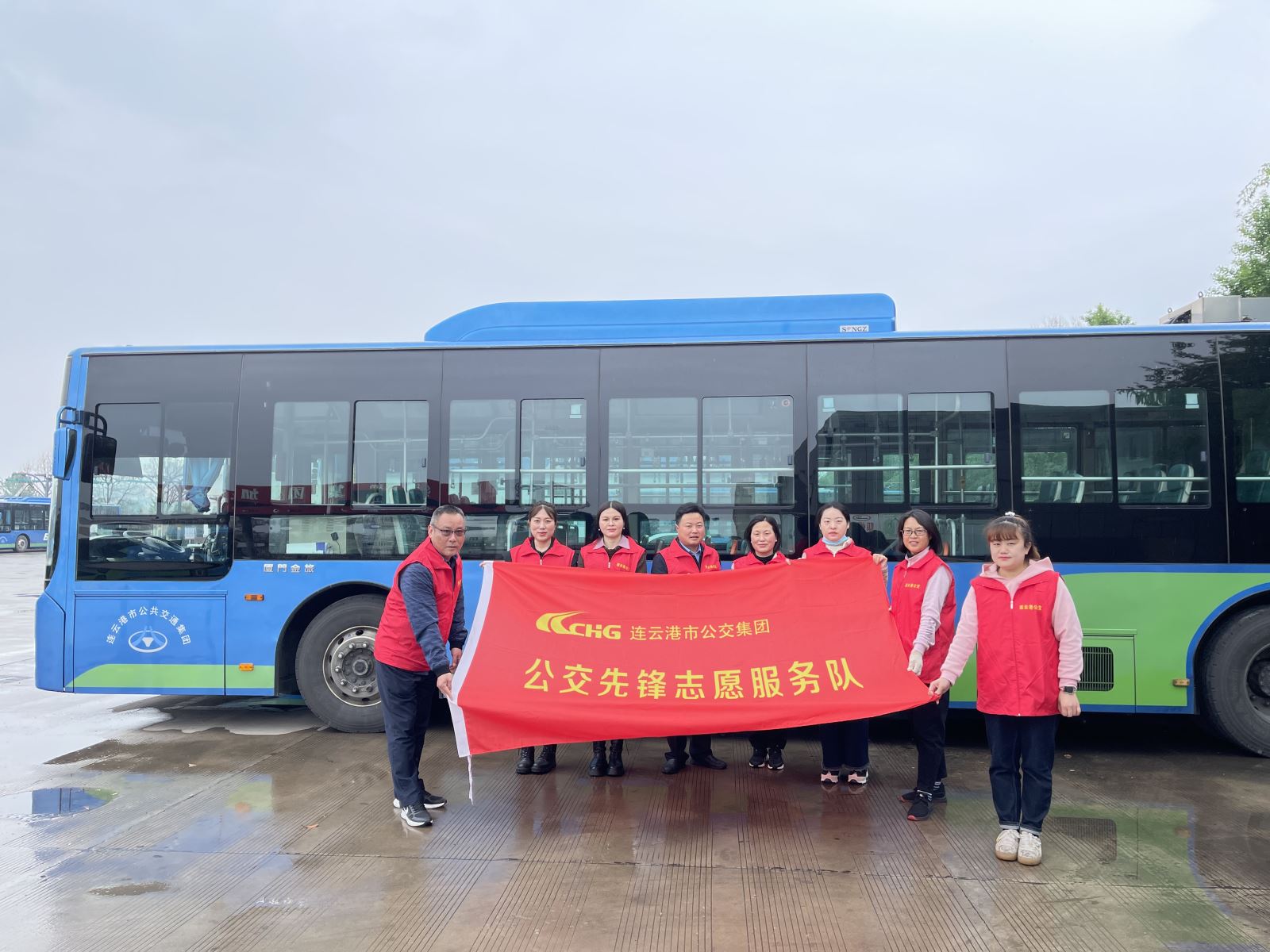 “弘揚(yáng)勞模精神，立足崗位做貢獻(xiàn)” 快速公交事業(yè)部開展志愿活動