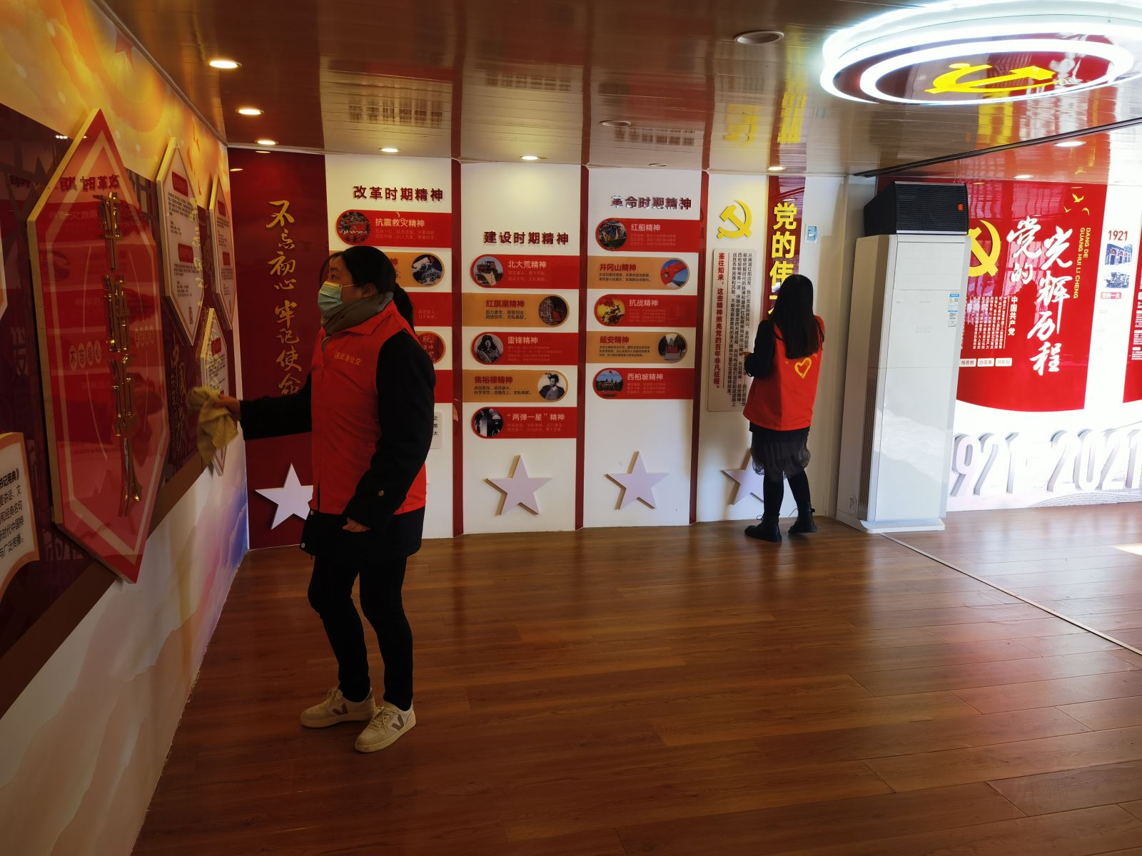 公交集團(tuán)公交事業(yè)一部黨支部踐行 “兩在兩同”，“合力”促“合心”