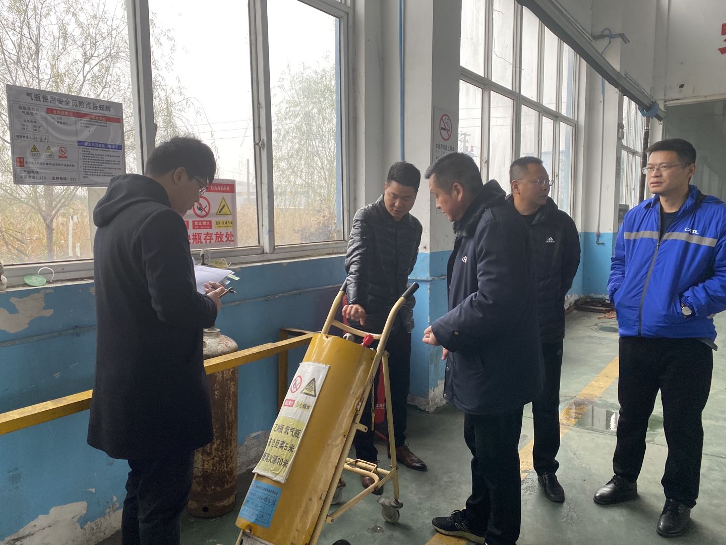公交集團機務(wù)技術(shù)事業(yè)部開展冬季安全生產(chǎn)大檢查工作