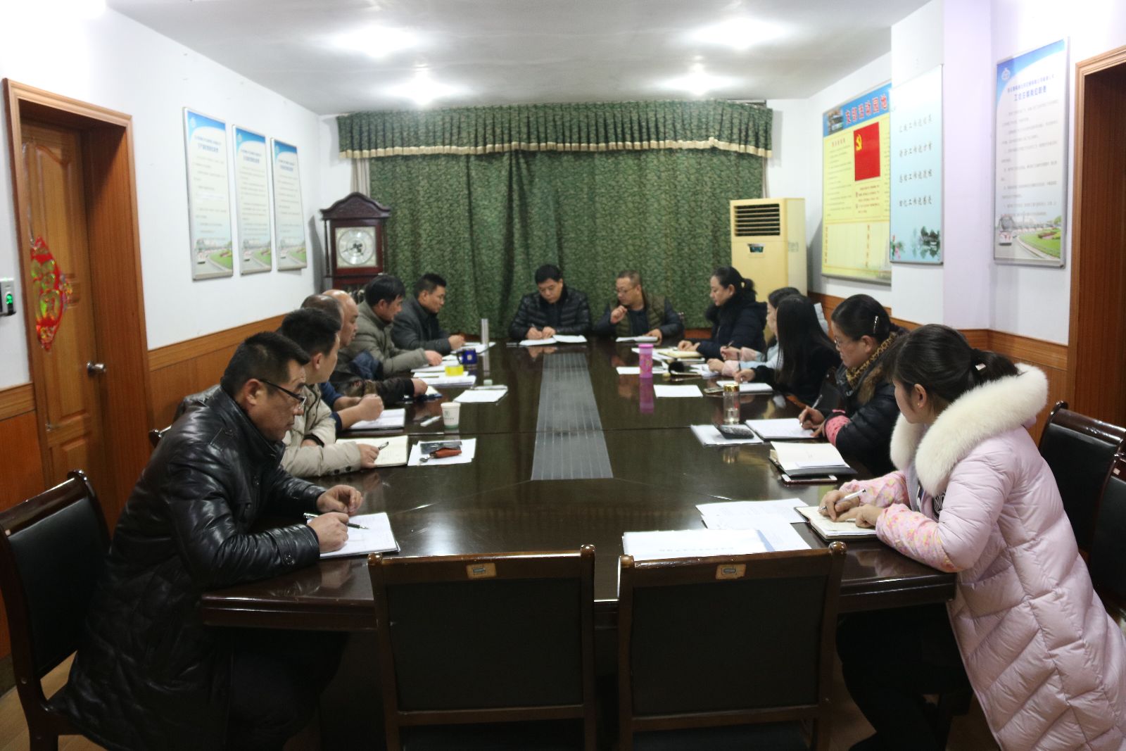 公交新浦公司領(lǐng)導(dǎo)干部簽訂廉潔自律承諾書(shū)