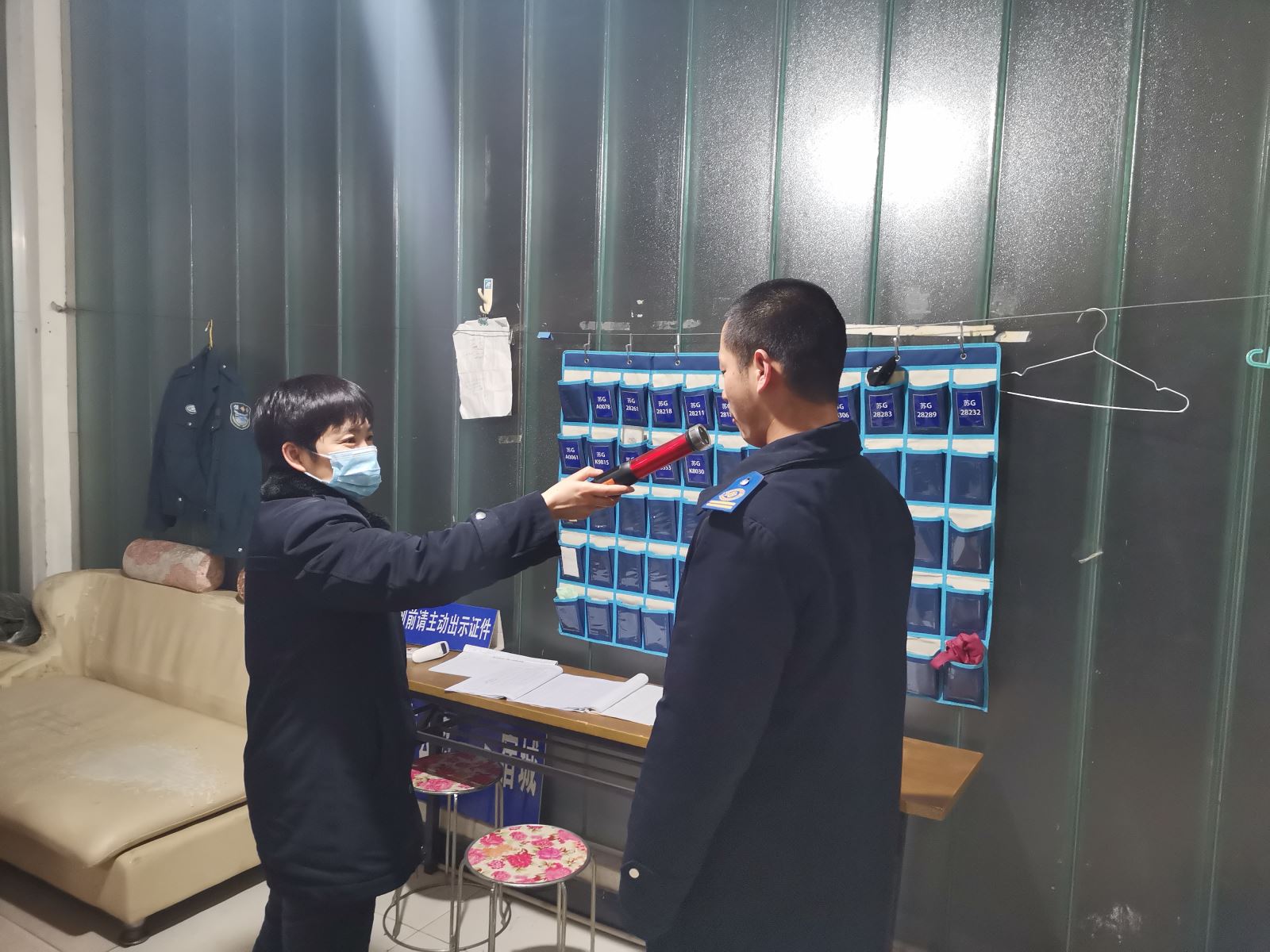 公交事業(yè)二部持續(xù)開展駕駛員崗前溫度、酒精、血壓測(cè)試工作