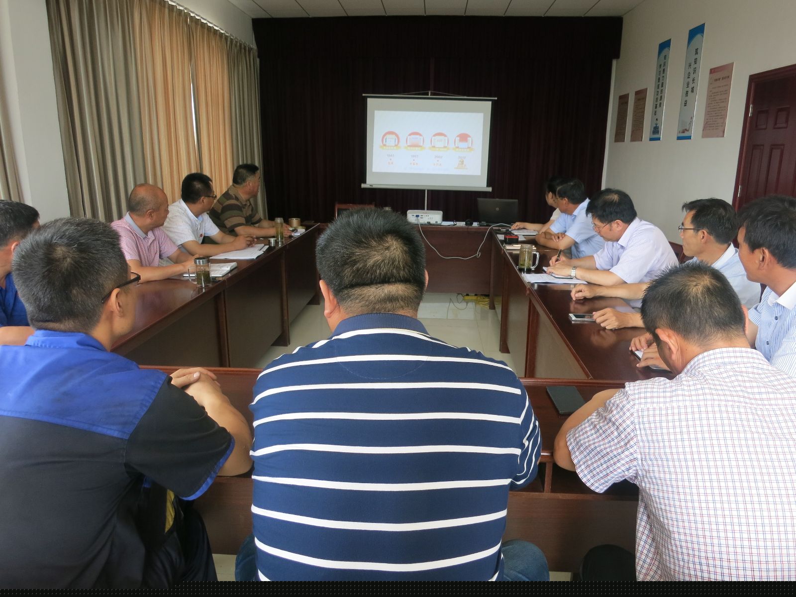 公交大浦廠、維修公司黨支部開展7月份“固定學(xué)習(xí)日”學(xué)習(xí)教育活動