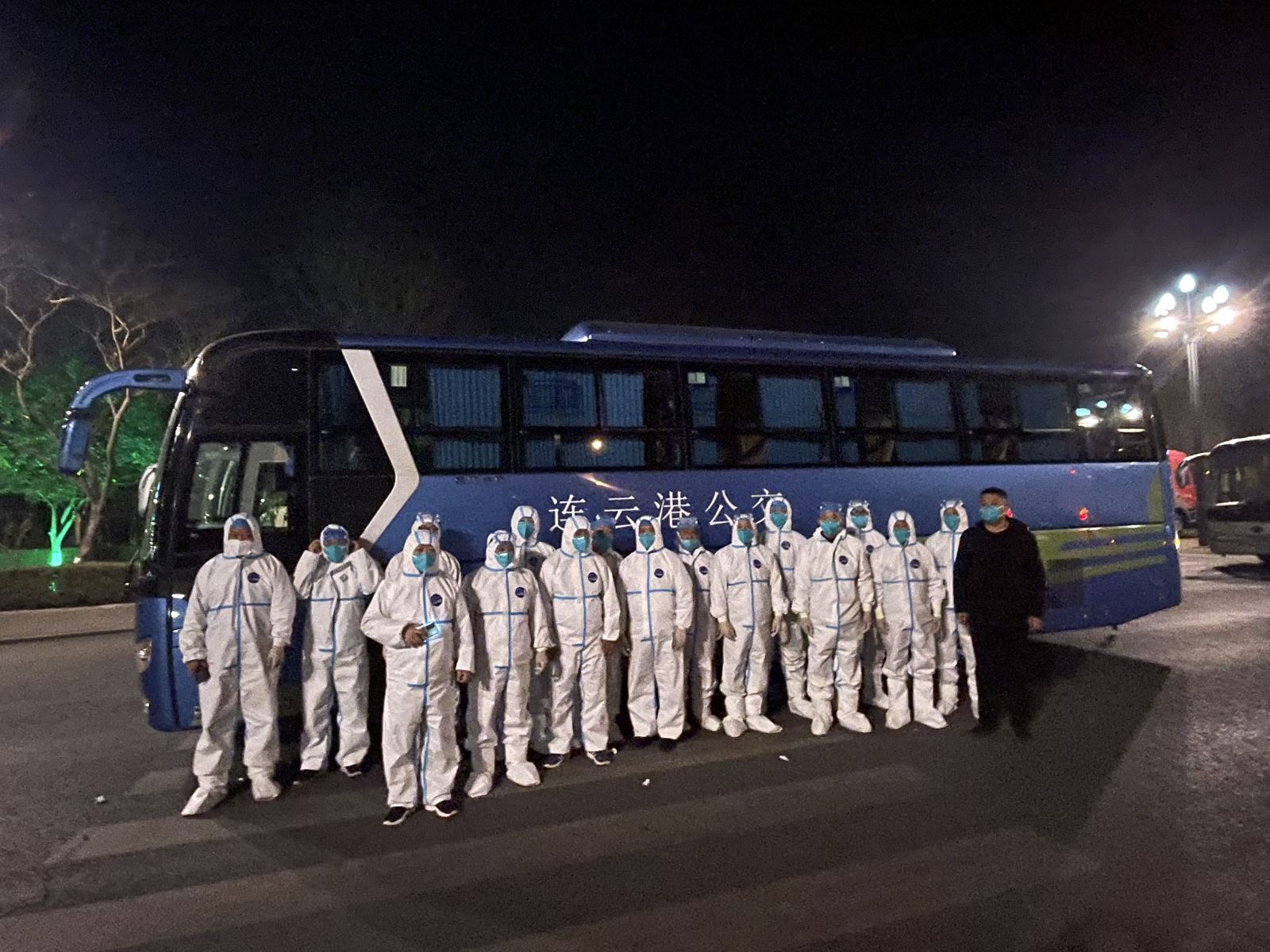 打響抗疫阻擊戰(zhàn)，公交集團首批轉(zhuǎn)運車輛正式啟用