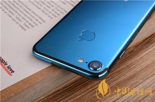 iphone12藍(lán)色好看嗎？ iphone12藍(lán)色和白色哪個(gè)好看？