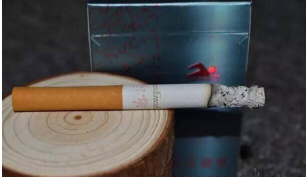 黃鶴樓游泳回歸，爺爺輩最喜愛(ài)的香煙品牌