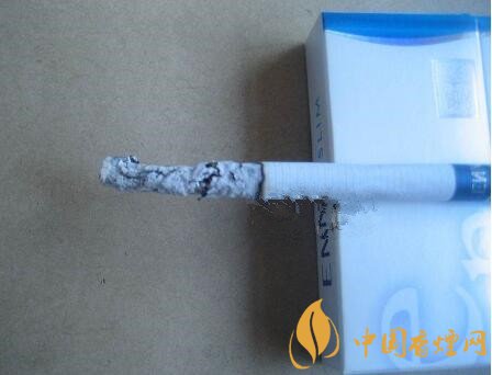 紅金龍硬藍(lán)愛(ài)你多少錢一包 紅金龍硬藍(lán)愛(ài)你口感及參數(shù)介紹